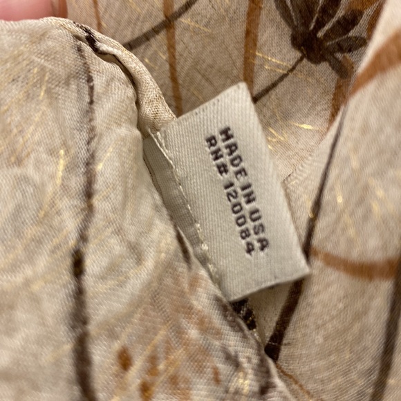 Tucker 100% Silk Gold Metallic Floral Print Spaghetti Strap Tank Size P - Picture 7 of 7